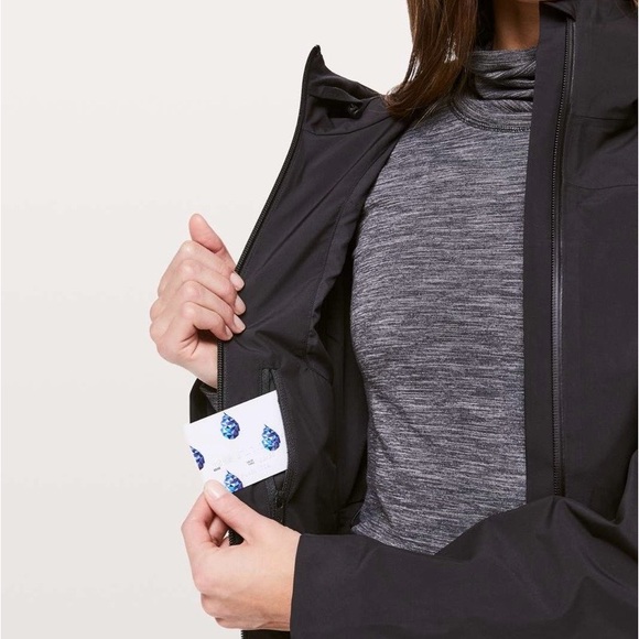 lululemon Rain Rebel Jacket Black 6 NWT - Picture 12 of 14